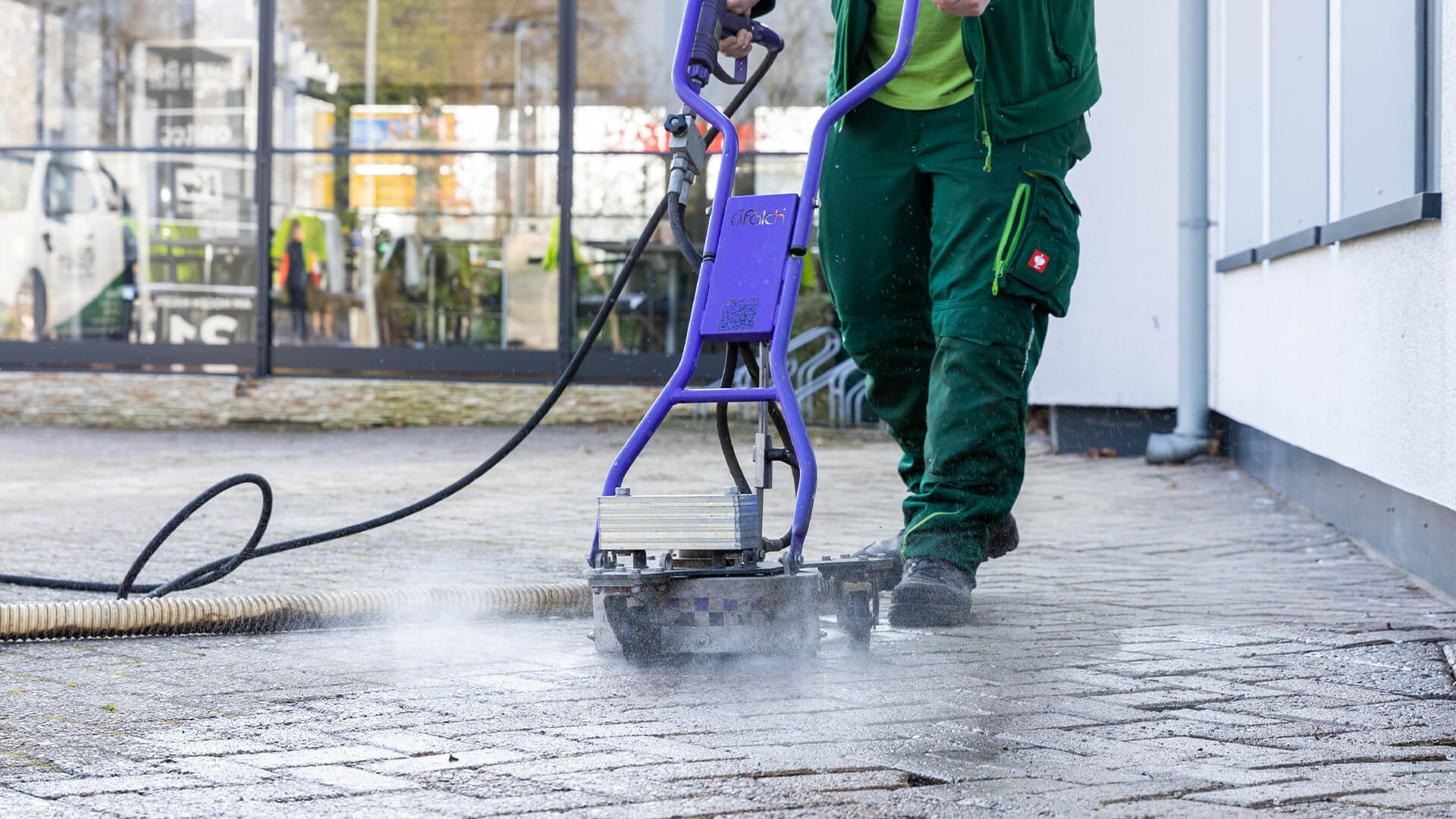 Grün Grau Objektservice Leistungen Pflasterreinigung